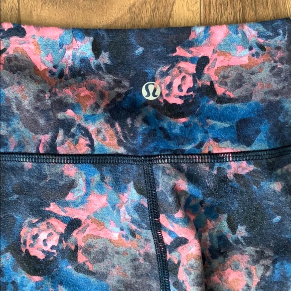 Lululemon Floral Print Wonder Unders - Picture 5 of 5